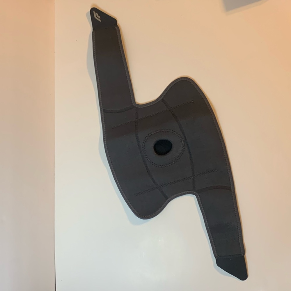 Futuro Knee Support One Size Gray  Used
